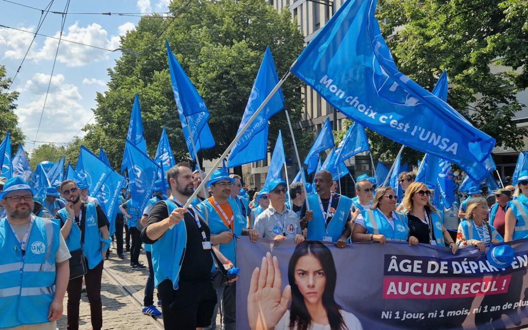 Marée bleue UNSA dans les rues de Dijon